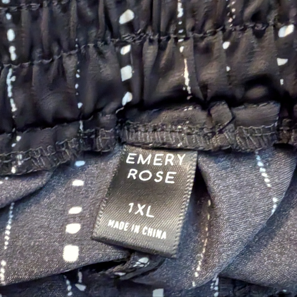 Emery Rose Black and White Striped High-Waist Shorts Size 1X - Picture 2 of 2